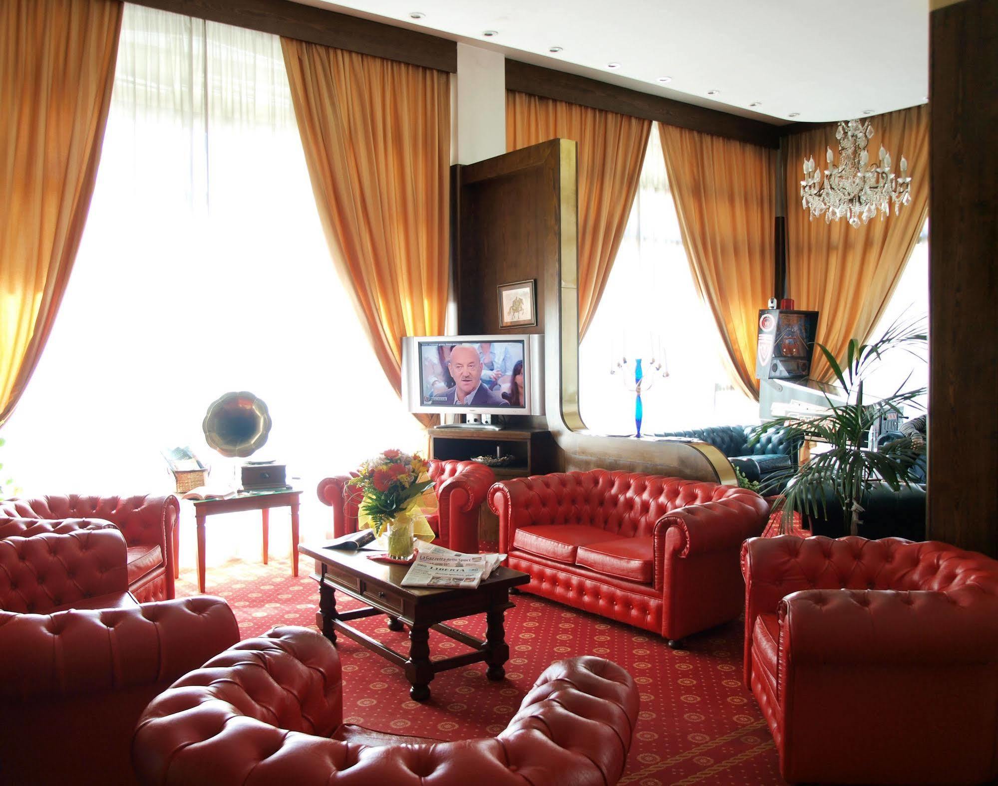 Eurohotel เปียเชนซา ภายนอก รูปภาพ